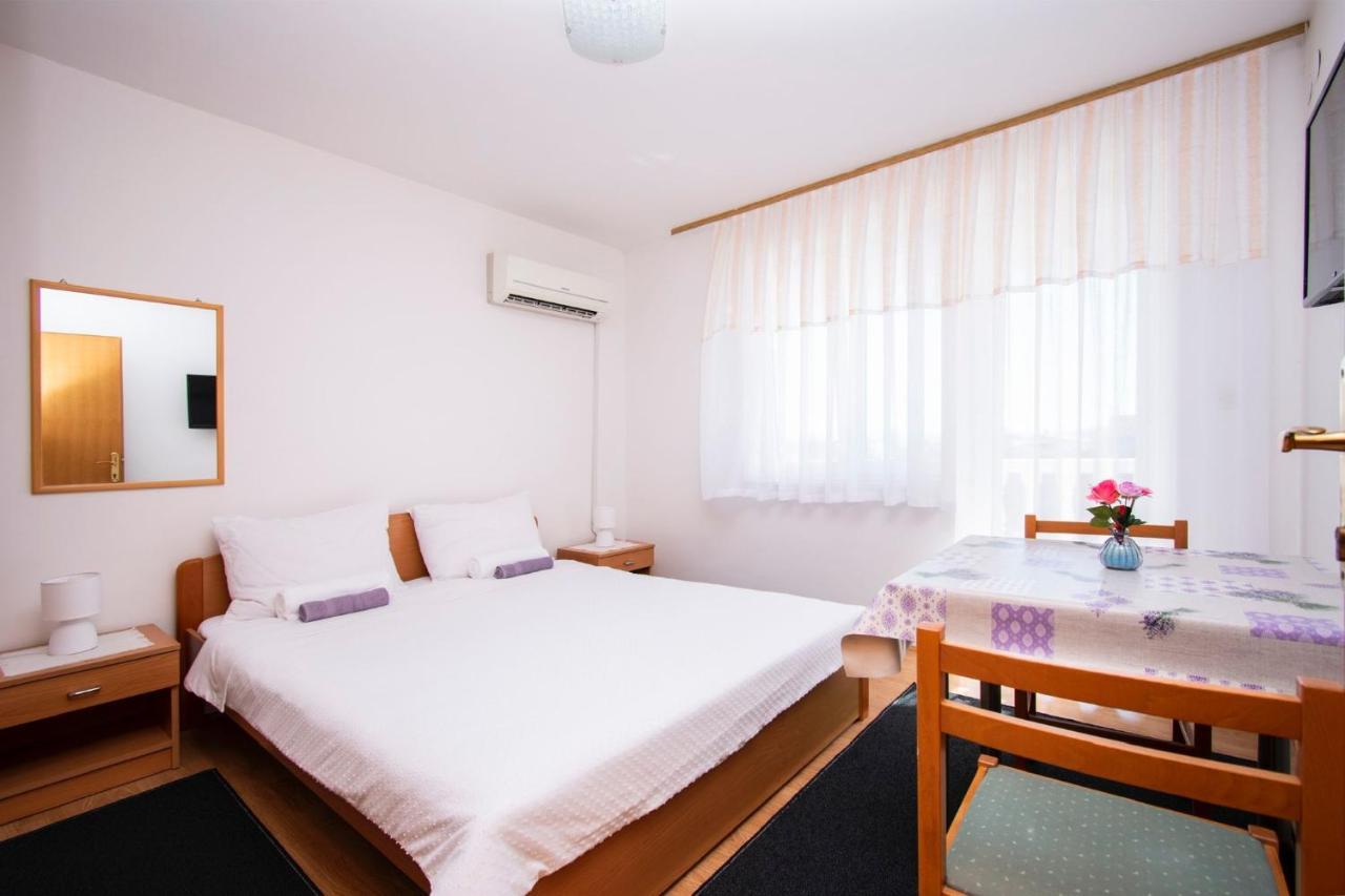 Family Holiday Apartments Lucia Vodice Extérieur photo
