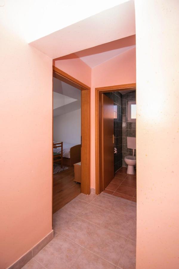 Family Holiday Apartments Lucia Vodice Extérieur photo