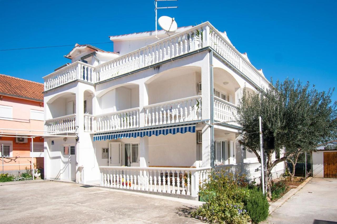 Family Holiday Apartments Lucia Vodice Extérieur photo