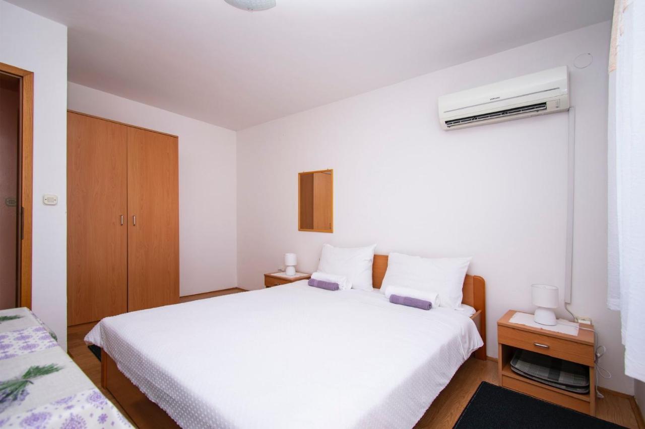 Family Holiday Apartments Lucia Vodice Extérieur photo