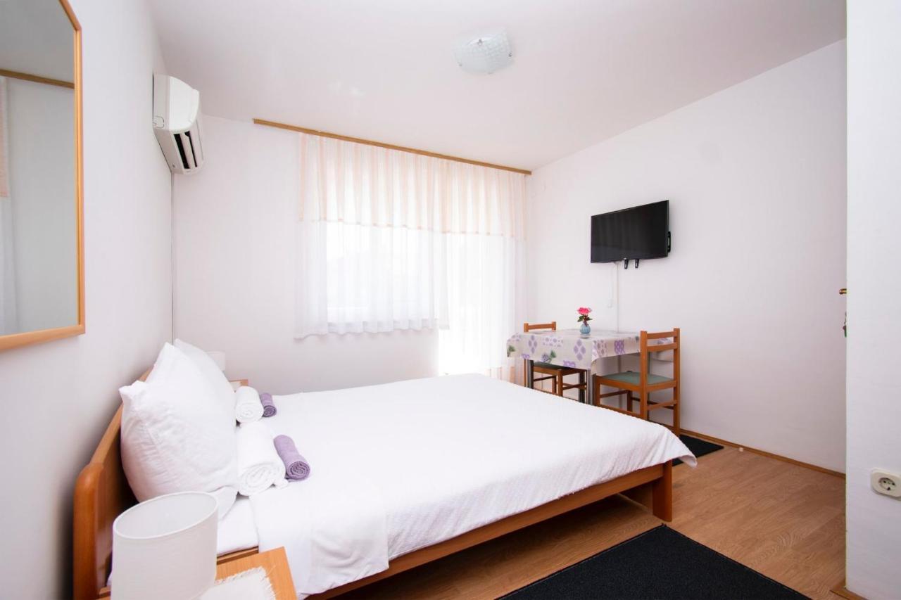 Family Holiday Apartments Lucia Vodice Extérieur photo