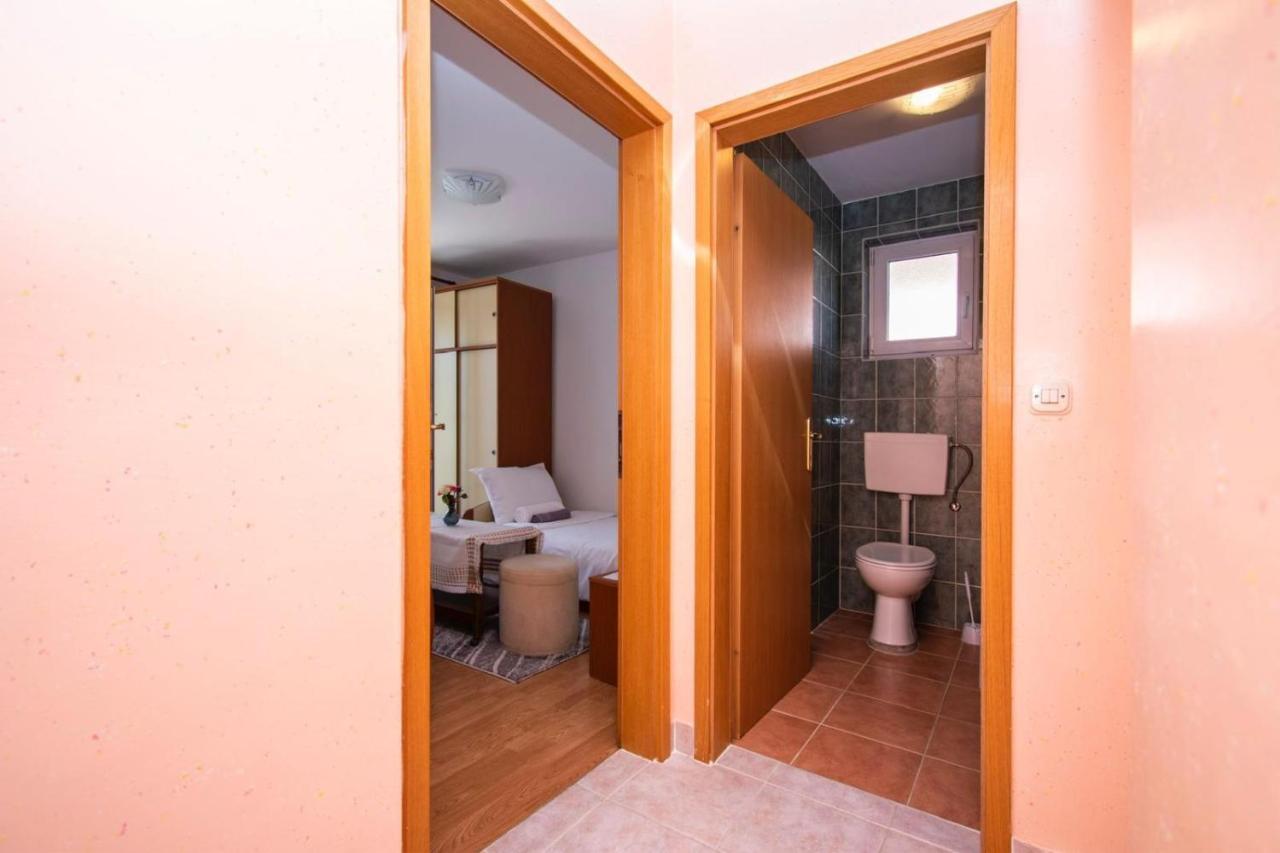 Family Holiday Apartments Lucia Vodice Extérieur photo
