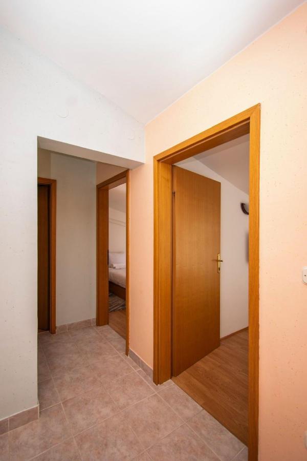 Family Holiday Apartments Lucia Vodice Extérieur photo