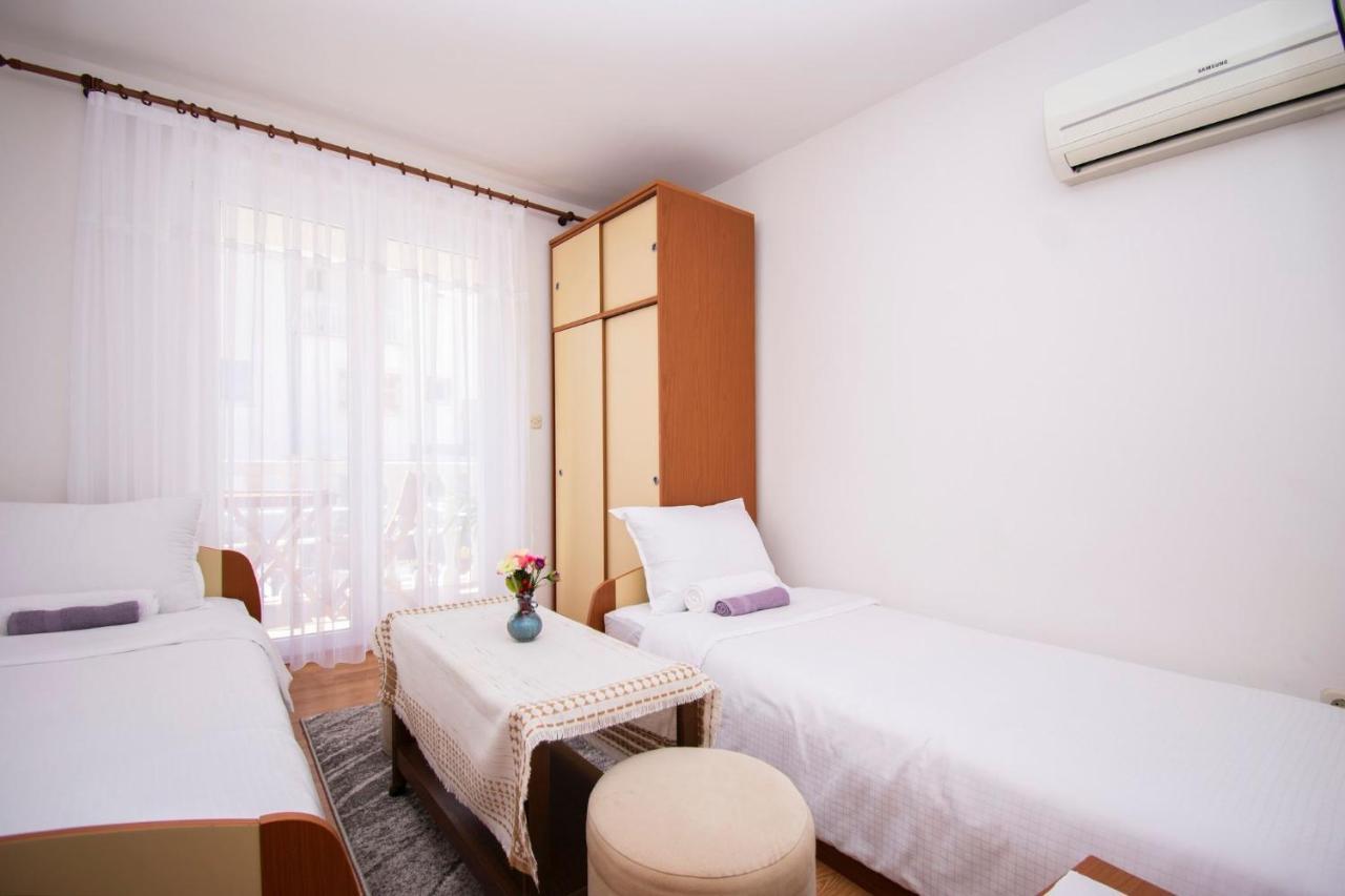 Family Holiday Apartments Lucia Vodice Extérieur photo