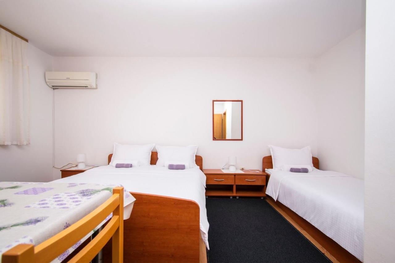Family Holiday Apartments Lucia Vodice Extérieur photo