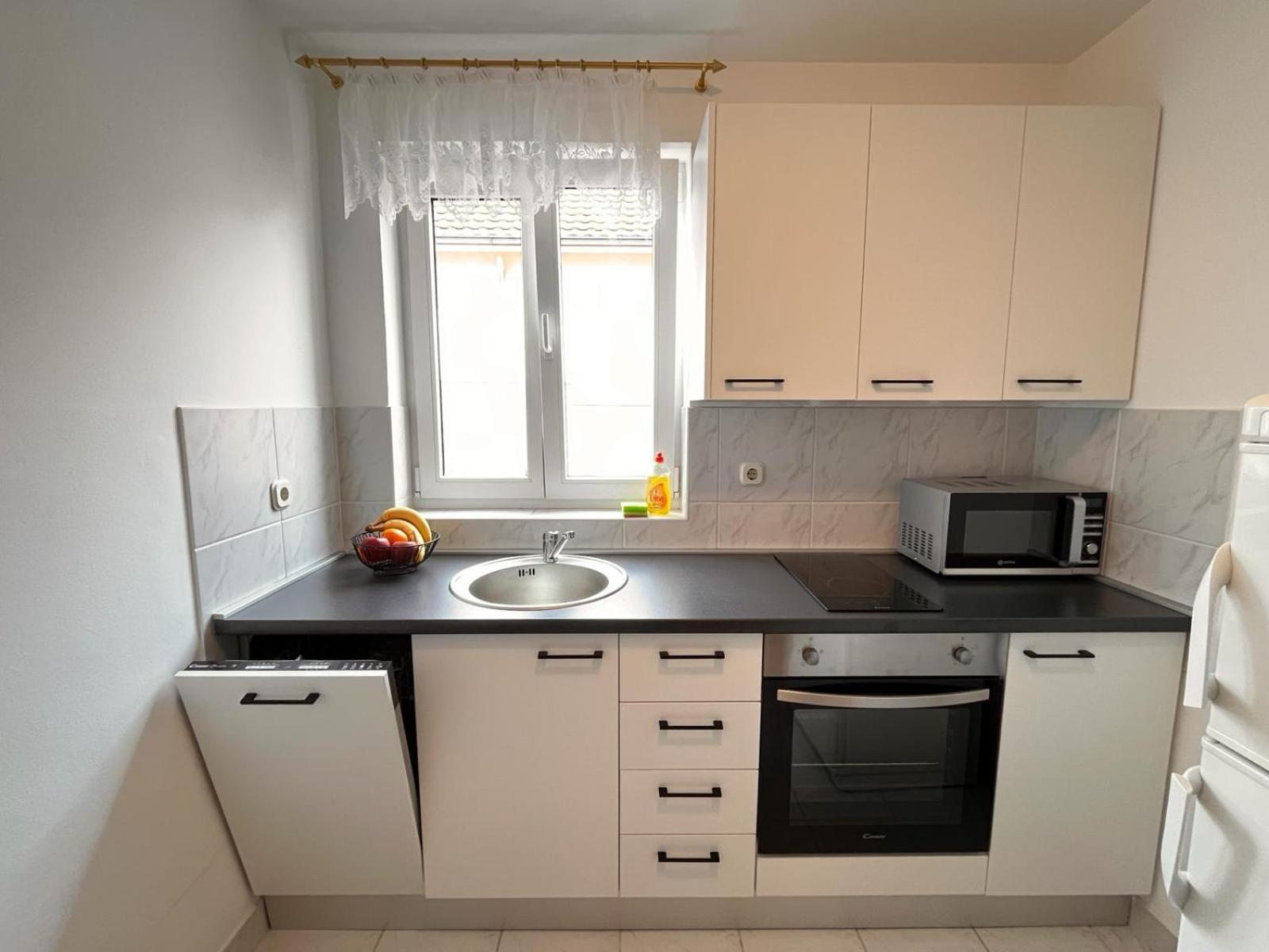 Family Holiday Apartments Lucia Vodice Extérieur photo