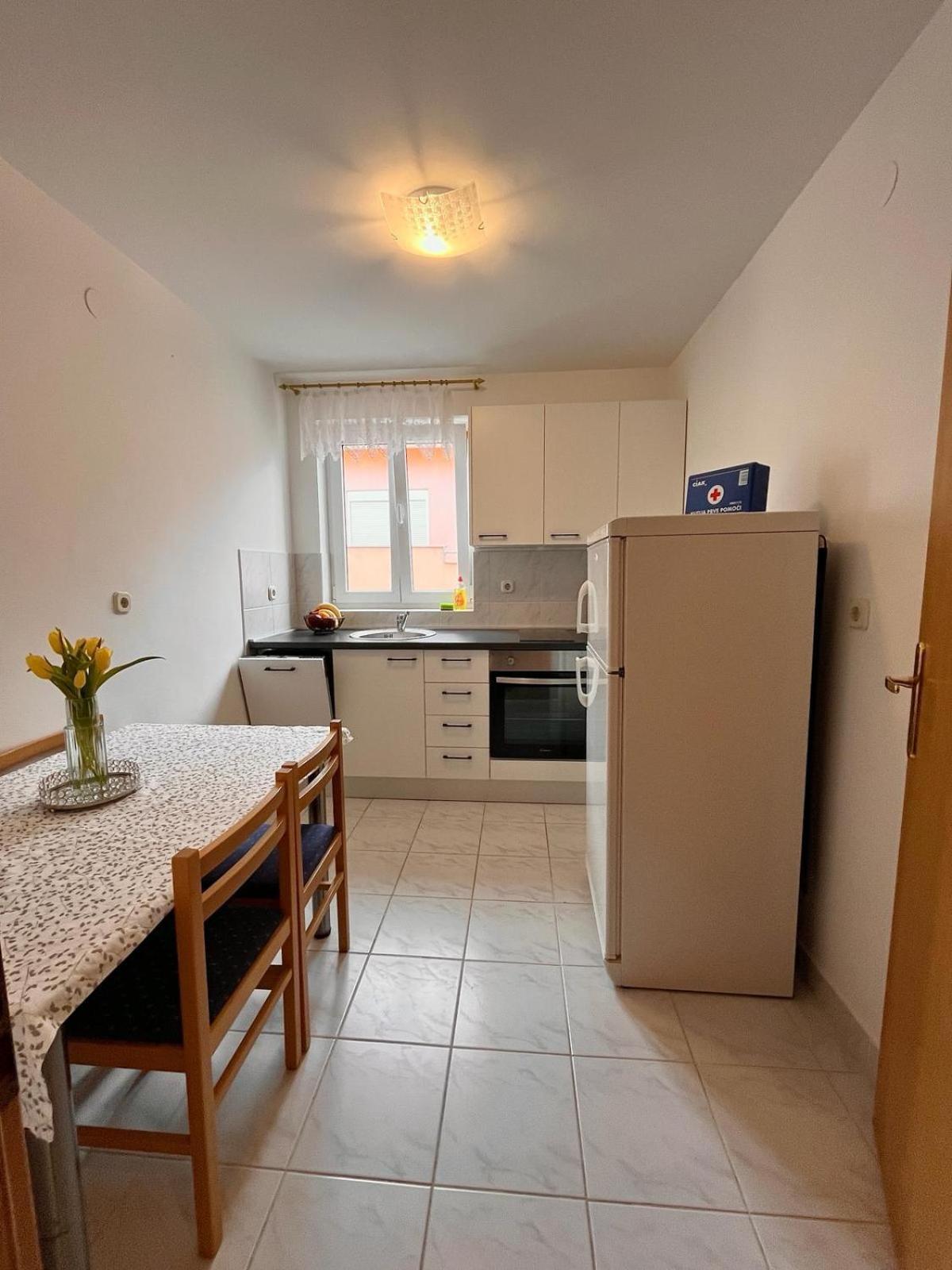Family Holiday Apartments Lucia Vodice Extérieur photo